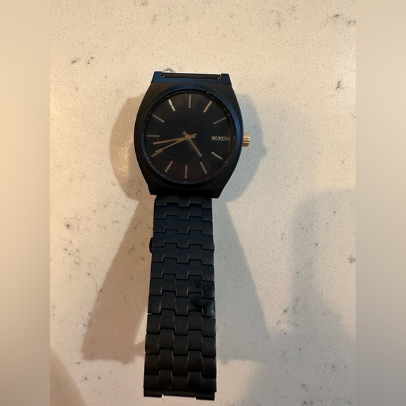 Nixon Black and Gold Timepiece - Picture 6 of 8